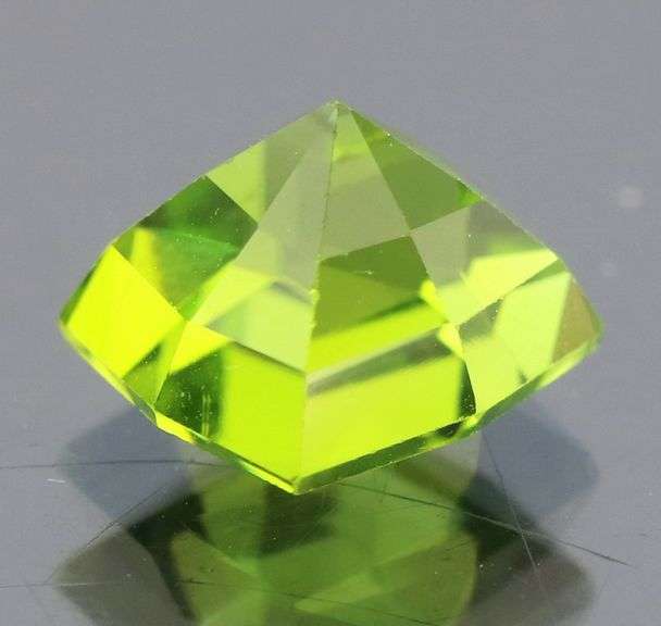 Glittering 2.84ct apple green untreated Peridot