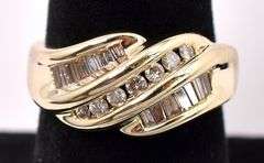 Beautiful Diamond Twist Ring in 14K Yellow Gold