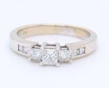 Fantastic White Gold 0.57ctw Princess Cut Diamond Engagement Ring