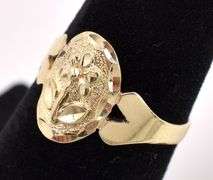 Adorable Flower Motif Ring In 14K Yellow Gold