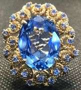 GORGEOUS VINTAGE 14K YELLOW GOLD RING WITH LARGE OVAL AND SKY BLUE STONES