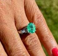 COLOMBIAN EMERALD AND DIAMOND RING IN SOLID PLATINUM