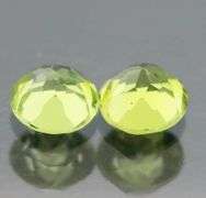 Gorgeous 1.22ct heavy flashing Peridot pair
