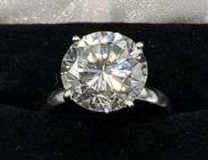 Sparkling 9Ct White Fire Moissanite Solitaire Ring
