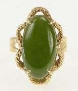 14K Yellow Gold 1960s Nephrite Scallop Rope Trim Cocktail Ring