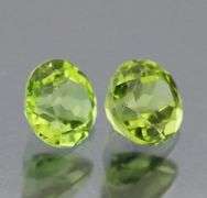 Gorgeous 1.22ct heavy flashing Peridot pair