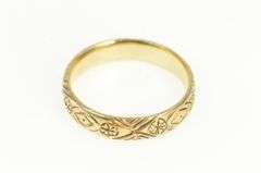 14K Yellow Gold Geometric Floral Pattern 4.9mm Wedding Band Ring