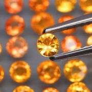 Full fire! 3.35ct top golden Sapphire set