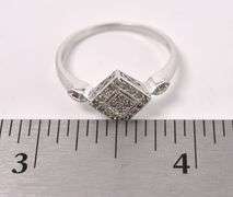 Elegant Diamond Ring in 14K White Gold