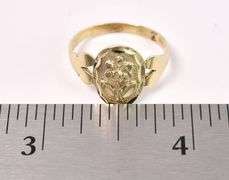 Adorable Flower Motif Ring In 14K Yellow Gold