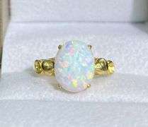 STUNNING 14KT SOLID YELLOW GOLD AND OPAL COCKTAIL RING