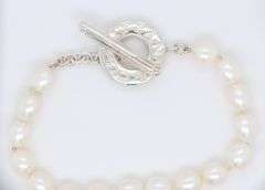 Tiffany & Co Fresh Water Pearl Toggle Bracelet