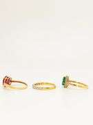 5 EARRINGS, 3 RINGS, 2 NECKLACE