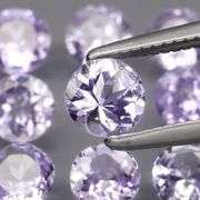 Glittering 2.94ct bright blue violet Tanzanite set