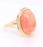 Charming Yellow Gold Oval Cab Coral Ring