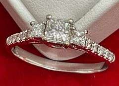 CERTIFIED 14K WHITE GOLD AND DIAMOND RING