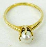 Pretty Vintage 10K Pearl Ring