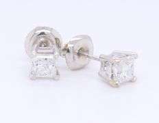 Brilliant White Gold 0.96ctw Princess Cut Diamond Stud Earrings