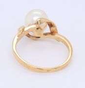 Gorgeous 7.5mm White Fresh Water Pearl Ring in Yellow Gold