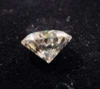 Sparkling 2.5 Ct VVs1 Fire Moissanite Solitaire
