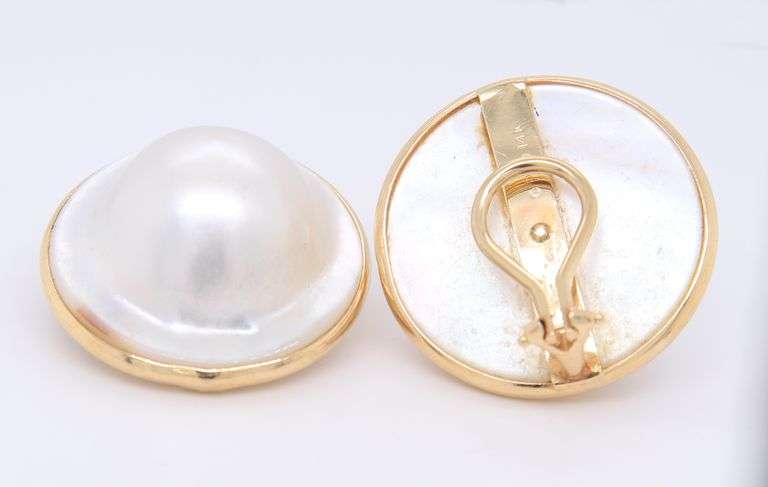 Elegant Yellow Gold 25mm Mabe Pearl Earclip Earrings