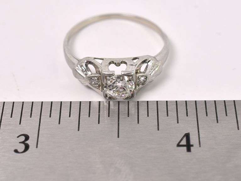 Dazzling Diamond Ring in 18K White Gold