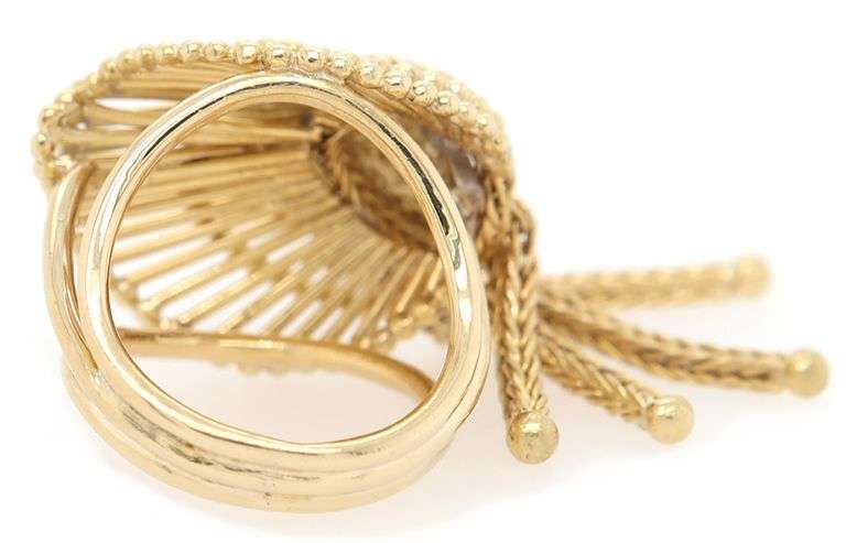 0.06ctw Diamond Fan Shaped Tassel Ring in 18K