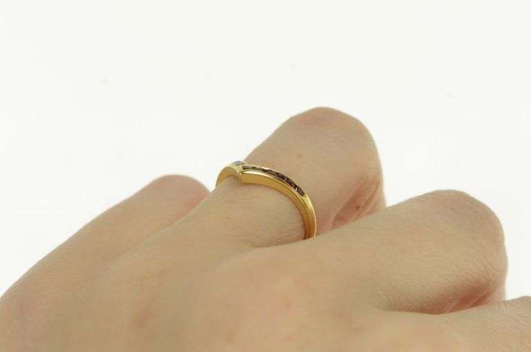 18K Yellow Gold Chevron Ruby Diamond Vintage Band Ring