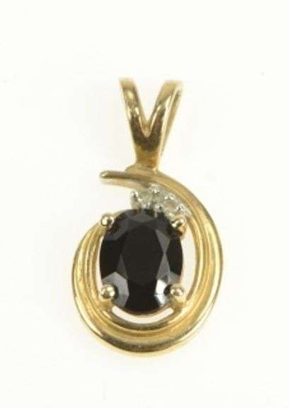 14K Yellow Gold Black Onyx Diamond Vintage Swirl Classic Pendant