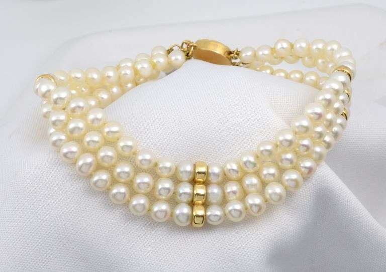 Lustrous 3 Strand Pearl & 14k Bracelet