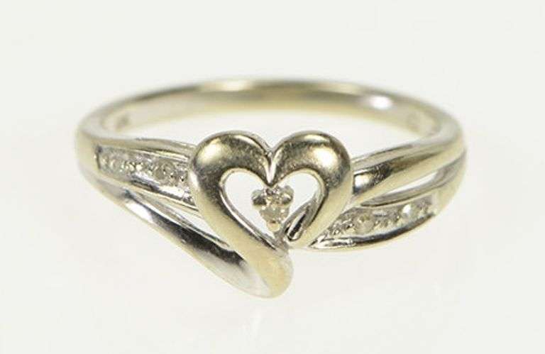 10K White Gold Classic Diamond Heart Love Symbol Promise Ring
