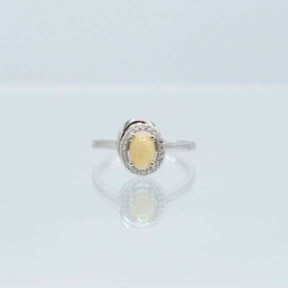 Beautiful 1.35 Ct Natural Color Play Opal Ring