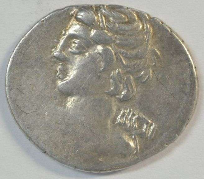 Roman Republic Silver Denarius of C Licinius L f Macer, 84 BC