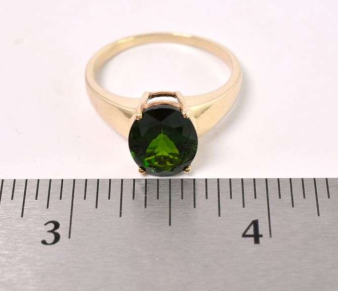 Treasured Green Tourmaline Ring In Yellow Gold