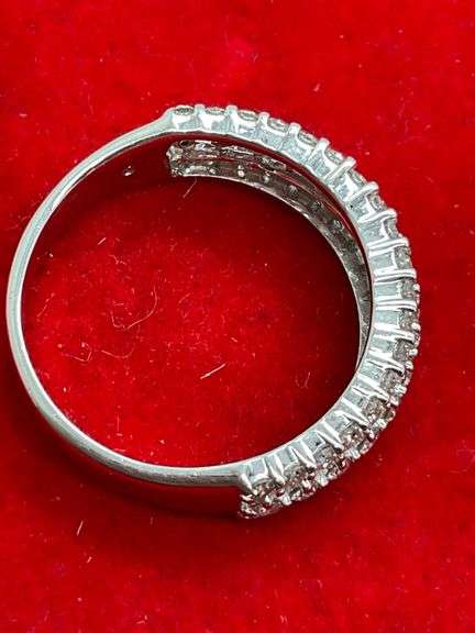 CERTIFIED BRAND NEW 14K WHITE GOLD AND DIAMOND RING