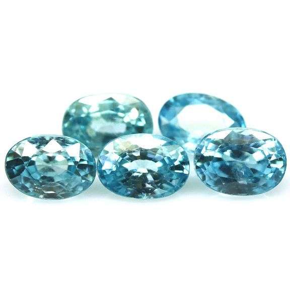 Sparkling 7.17ct sea foam blue Zircon set