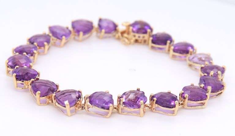 Fantastic Yellow Gold 22ctw Amethyst Heart Bracelet