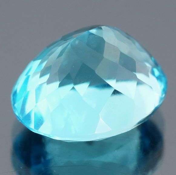 Glittering and huge! Rare 21.53ct vivid French blue Topaz