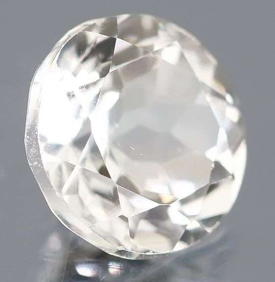 Glittering 3.69ct diamond white VS Topaz solitaire