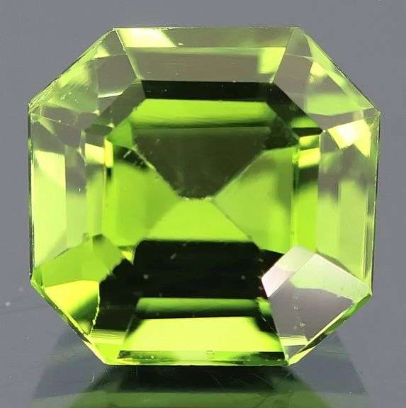 High end 3.81ct apple green untreated Peridot