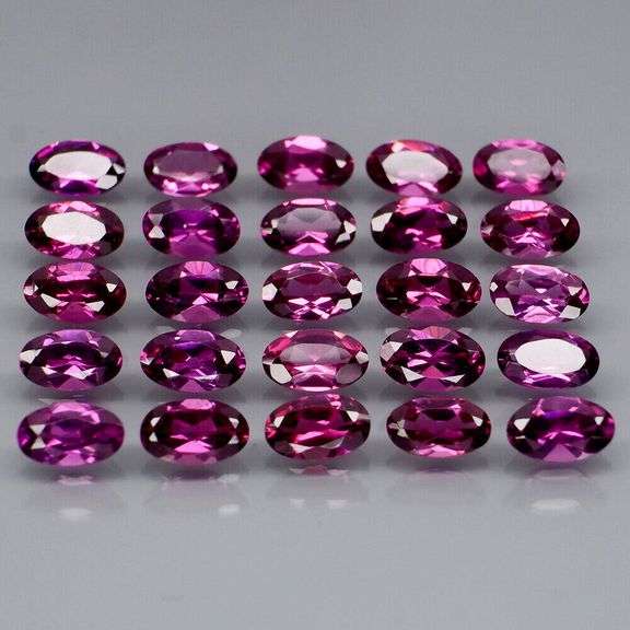 Amazing 7.22ct oval cut Garnet set