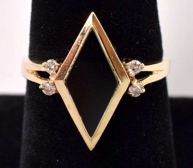 Magnificent Black Onyx and Diamond Ring In Yellow Gold