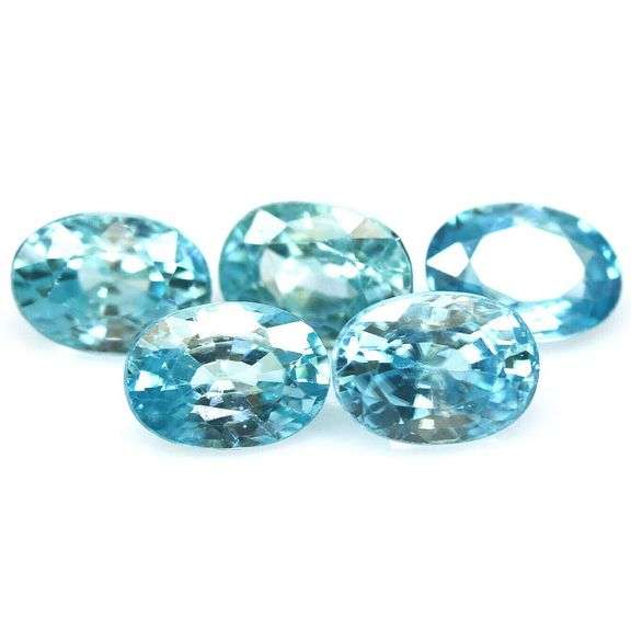 Sparkling 7.17ct sea foam blue Zircon set