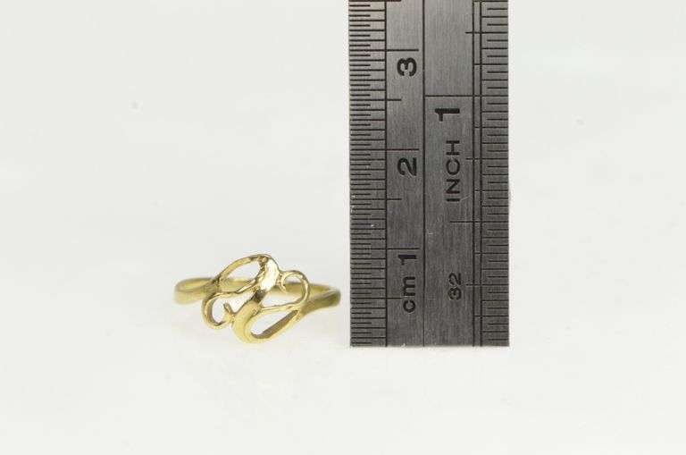 14K Yellow Gold Ornate Wavy Scroll Vintage Statement Ring