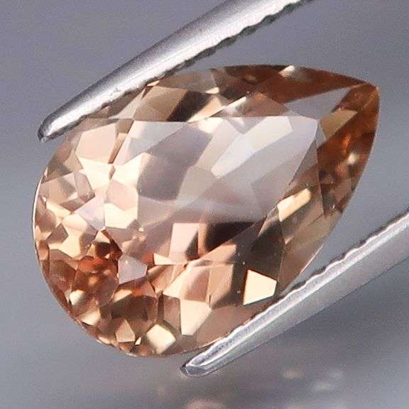 Stunning 5.61ct pear cut Imperial Topaz