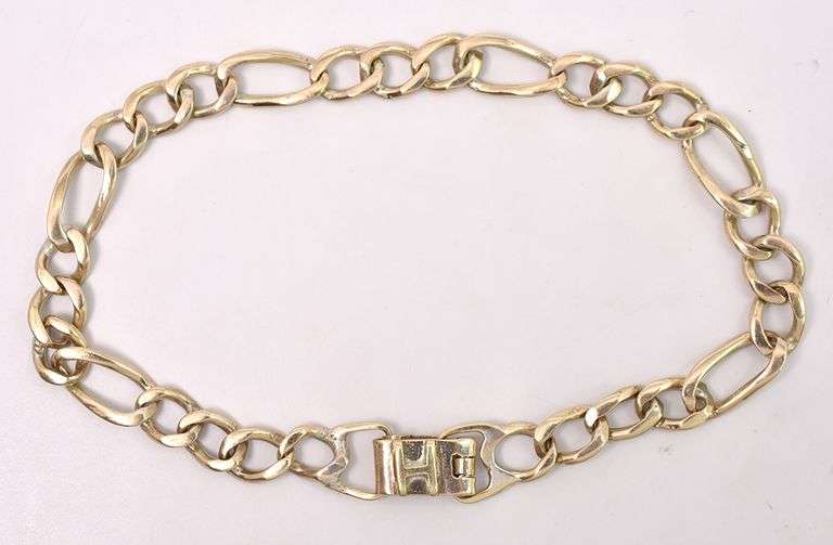 Handsome Figaro Chain Bracelet In Yellow Gold