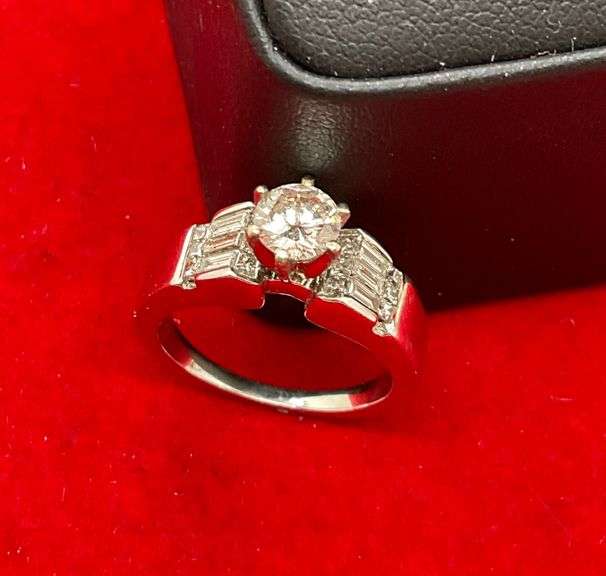 CERTIFIED 14K WHITE GOLD AND DIAMOND ENGAGEMENT RING