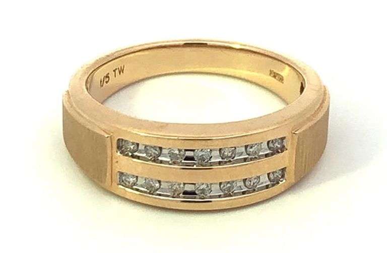 10K Yellow Gold 0.20 Ctw Diamond Men's Wedding Band Ring