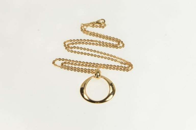 18K Yellow Gold Omega Designer Circle Pendant Chain Necklace