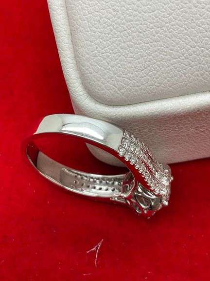 CERTIFIED BRAND NEW 18K WHITE GOLD DIAMOND HALO SETTING RING
